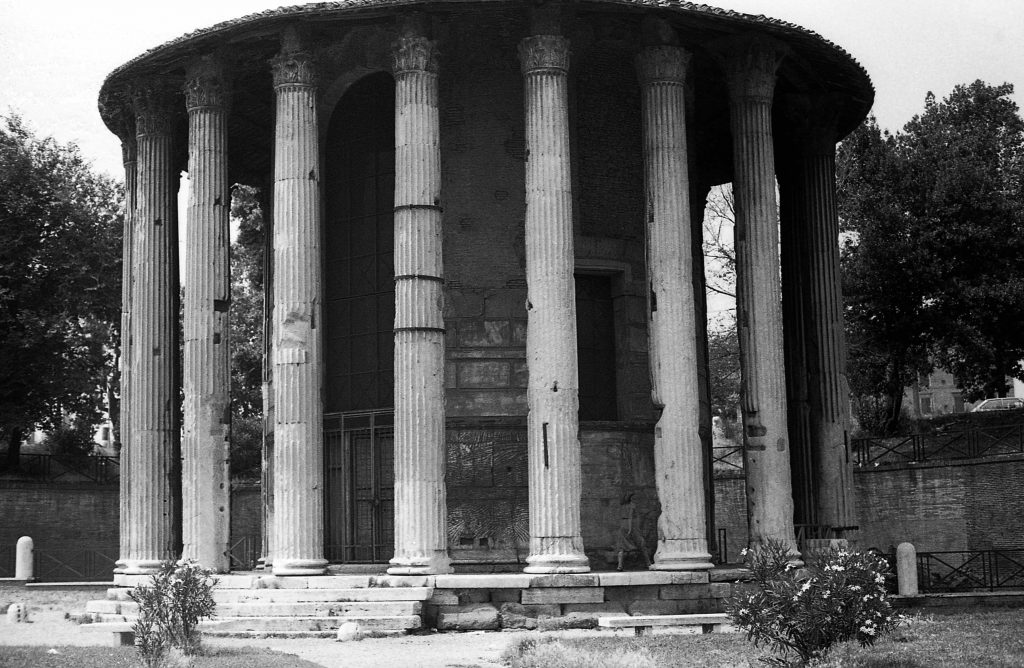 13sullivan_35mm_b+w_neg_hercules_temple_rome_1970s