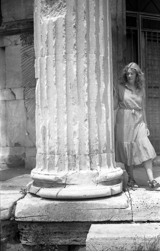 1sullivan_35mm_b+w_neg_hercules_temple_rome_1970s